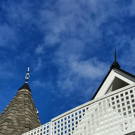 温哥华岛城堡海湾酒店 彻梅纳斯 外观 照片
